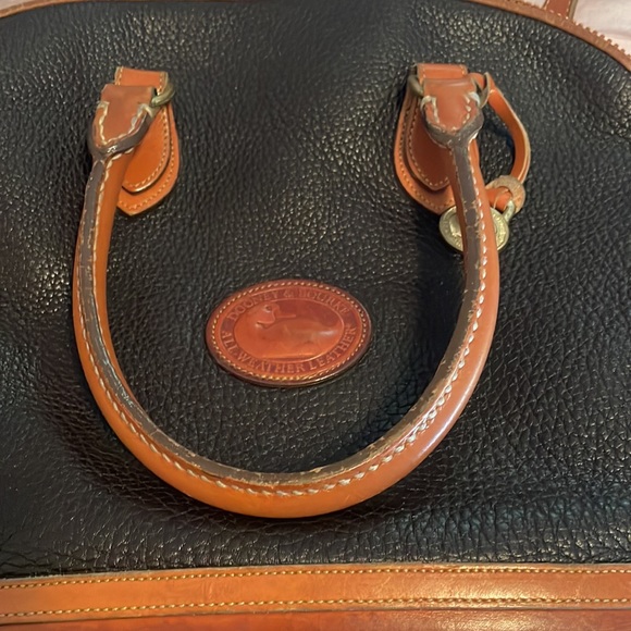 Dooney & Bourke bag with wrist and shoulder strap - Picture 8 of 8